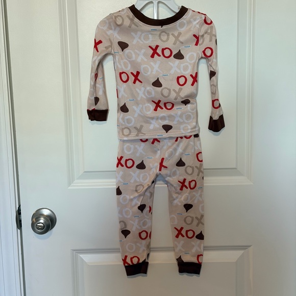 XO Pattern Pajama Set - Picture 6 of 7